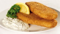 Gebackener Fisch (2 Stück) mit Sauce Tartare